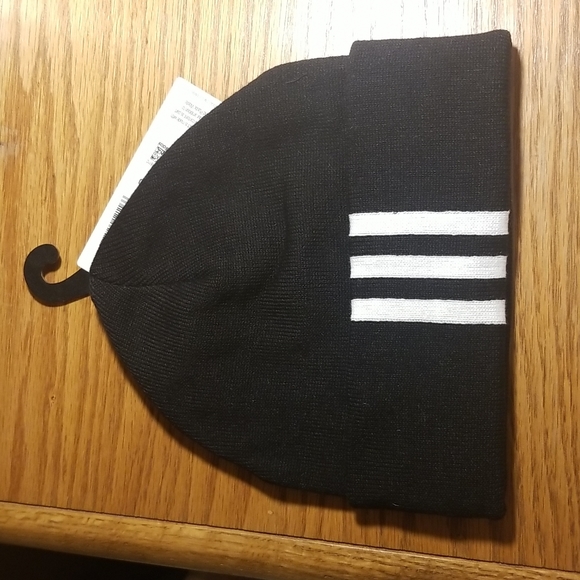 ADIDAS WINTER HAT - Picture 1 of 5